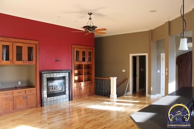 2237 SW Millers Glen Dr, Topeka, KS 66614 - photo 7