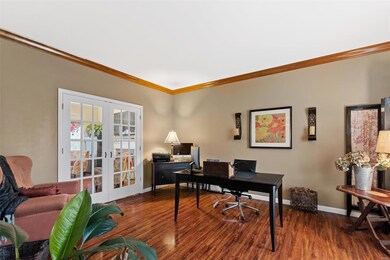 Step into NINE FOOT CEILINGS & GLEAMING Wood Lamin