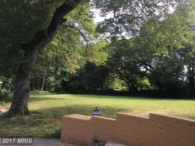 8803 Brae Brooke Dr, Lanham, MD 20706 - photo 3