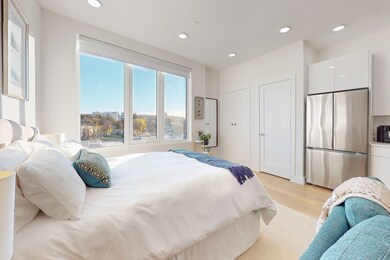 38 Hichborn St unit 402, Boston, MA 02135 - photo 5