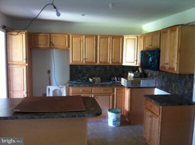 636 Sunflower St, New Holland, PA 17557 - photo 3