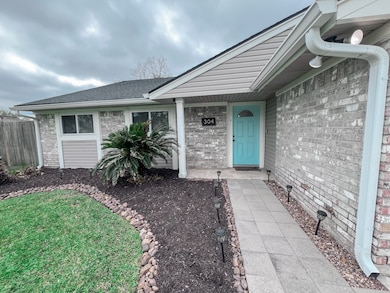 304 Old Course Dr, Friendswood, TX 77546 - photo 3