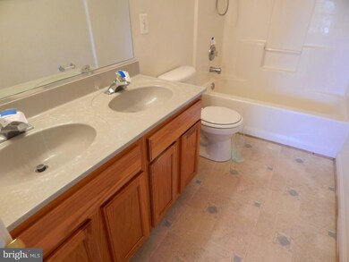 10404 Markby Ct, White Plains, MD 20695 - photo 6