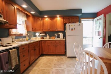 51 Main Rd, Great Barrington, MA 01230 - photo 6