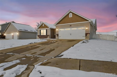 335 Aspen Creek Dr, Wentzville, MO 63385 - photo 2