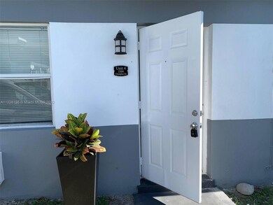2300 Douglas St unit 4, Hollywood, FL 33020 - photo 2