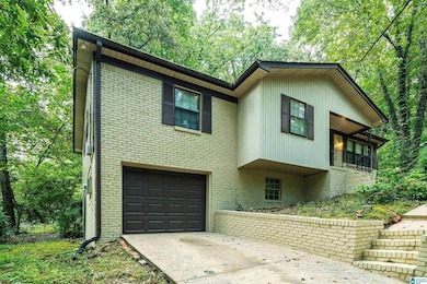 2415 Ormond Dr, Center Point, AL 35215 - photo 2