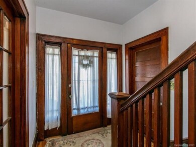 Original Charm in the Entry