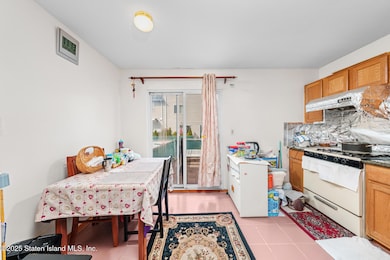42 Studio Ln, Staten Island, NY 10304 - photo 6