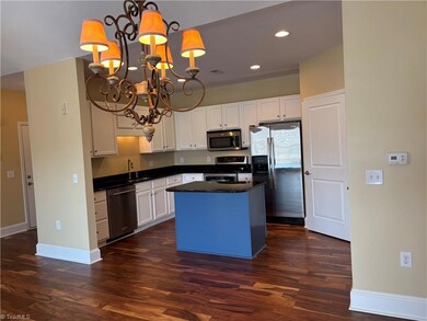 6815 Hanesbrook Cir unit 304, Clemmons, NC 27012 - photo 5