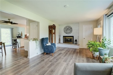 OPEN CONCEPT!