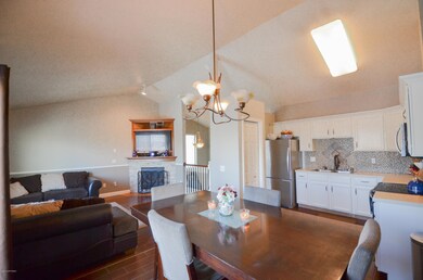 Living / Kitchen