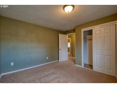 2145 NE Cleveland Ave, Gresham, OR 97030 - photo 4