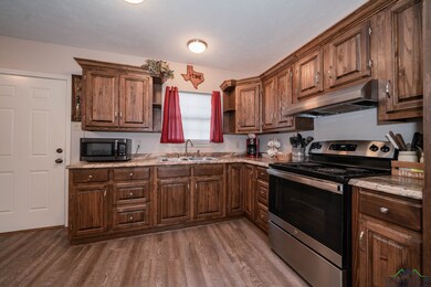 421 Turkey Creek Dr, Kilgore, TX 75662 - photo 7