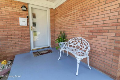 8220 Denise Dr, Louisville, KY 40219 - photo 4