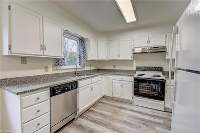 115 S Mendenhall St unit D, Greensboro, NC 27403 - photo 6