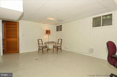 6670 Van Winkle Dr, Falls Church, VA 22044 - photo 6