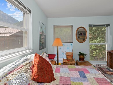 210 South Pine Street Fall Line 206-007-
