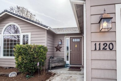 1120 Paisley Ct, Central Point, OR 97502 - photo 4