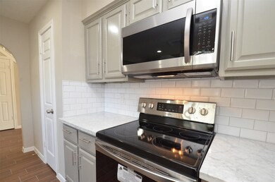 8410 Plum Lake Dr, Houston, TX 77095 - photo 6