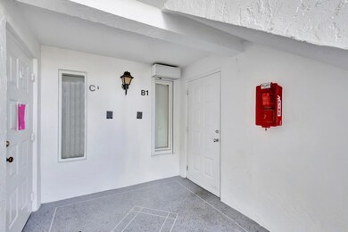 1014 Green Pine Blvd unit 21, West Palm Beach, FL 33409 - photo 7