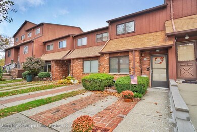 33 Stonegate Dr, Staten Island, NY 10304 - photo 2