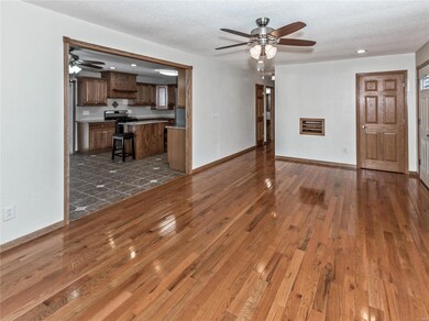 211 Willow Dr, Collinsville, IL 62234 - photo 7