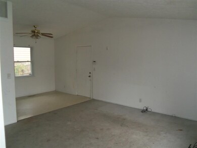 3232 W 63rd St, Davenport, IA 52806 - photo 5