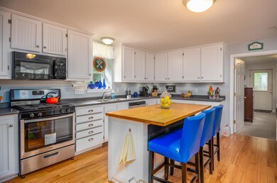 716 Berry River Rd, Barrington, NH 03825 - photo 2