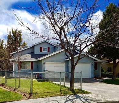 1059 NE Hidden Valley Dr, Bend, OR 97701 - photo 3