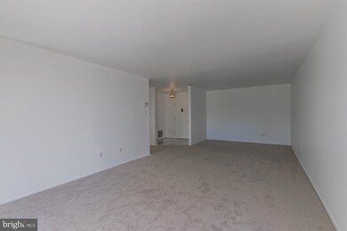 Treebrooke unit 208, Oakton, VA 22124 - photo 6