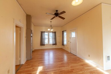 231 SW 9th St, Redmond, OR 97756 - photo 5