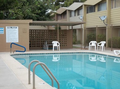 1 OF 7 SPARKLING POOLS