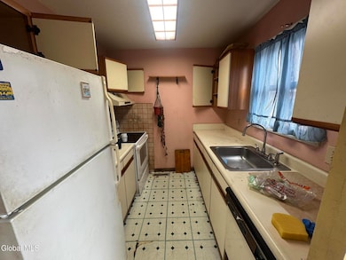 128 S Pearl St, Albany, NY 12202 - photo 2