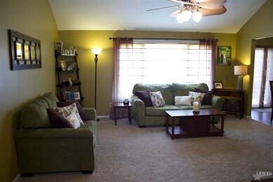 404 N Melching Dr, Ossian, IN 46777 - photo 3