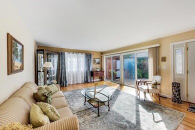 1 Stirling Ln, Rolling Meadows, IL 60008 - photo 3