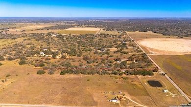 1742 County Road 777, Devine, TX 78016 - photo 5