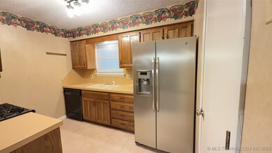 7201 S Date Place, Broken Arrow, OK 74011 - photo 5