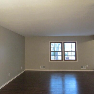 11914 W 69th St, Shawnee, KS 66216 - photo 4