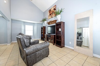 218 S Native Ln, Houston, TX 77022 - photo 5