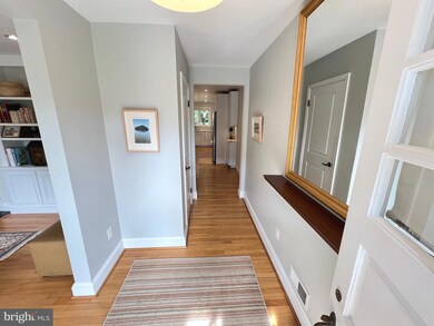 536 Piccadilly Rd, Towson, MD 21204 - photo 2