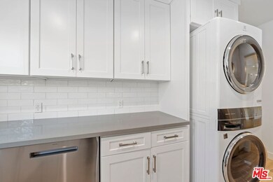 1252 N Crescent Heights Blvd unit 1, West Hollywood, CA 90046 - photo 3