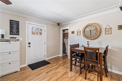 424 Buckeye Dr, Sheffield Lake, OH 44054 - photo 5