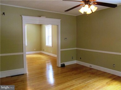 34 N Chester Pike unit . 2, Glenolden, PA 19036 - photo 4