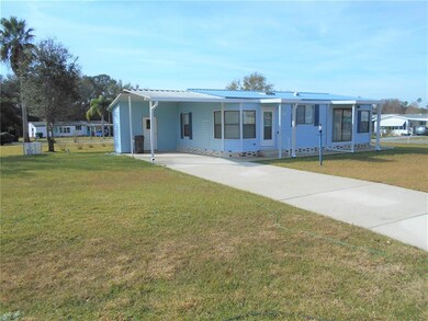 121 Hyde Park Ct, Davenport, FL 33897 - photo 2