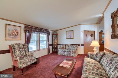 200 Cricklewood Ct, Lancaster, PA 17603 - photo 2