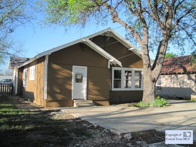 629 E Weinert St, Seguin, TX 78155 - photo 3