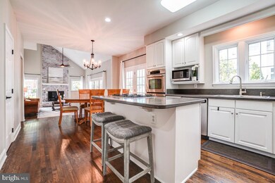 7919 Bressingham Dr, Fairfax Station, VA 22039 - photo 5