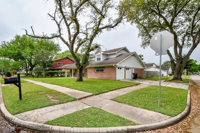 11702 N Petersham Dr, Houston, TX 77031 - photo 2