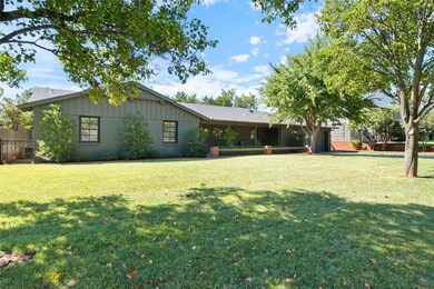 View of front of home featuring a front yard